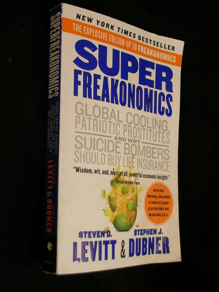 SuperFreakonomics by Steven D. Levitt, Stephen J. Dubner book cover